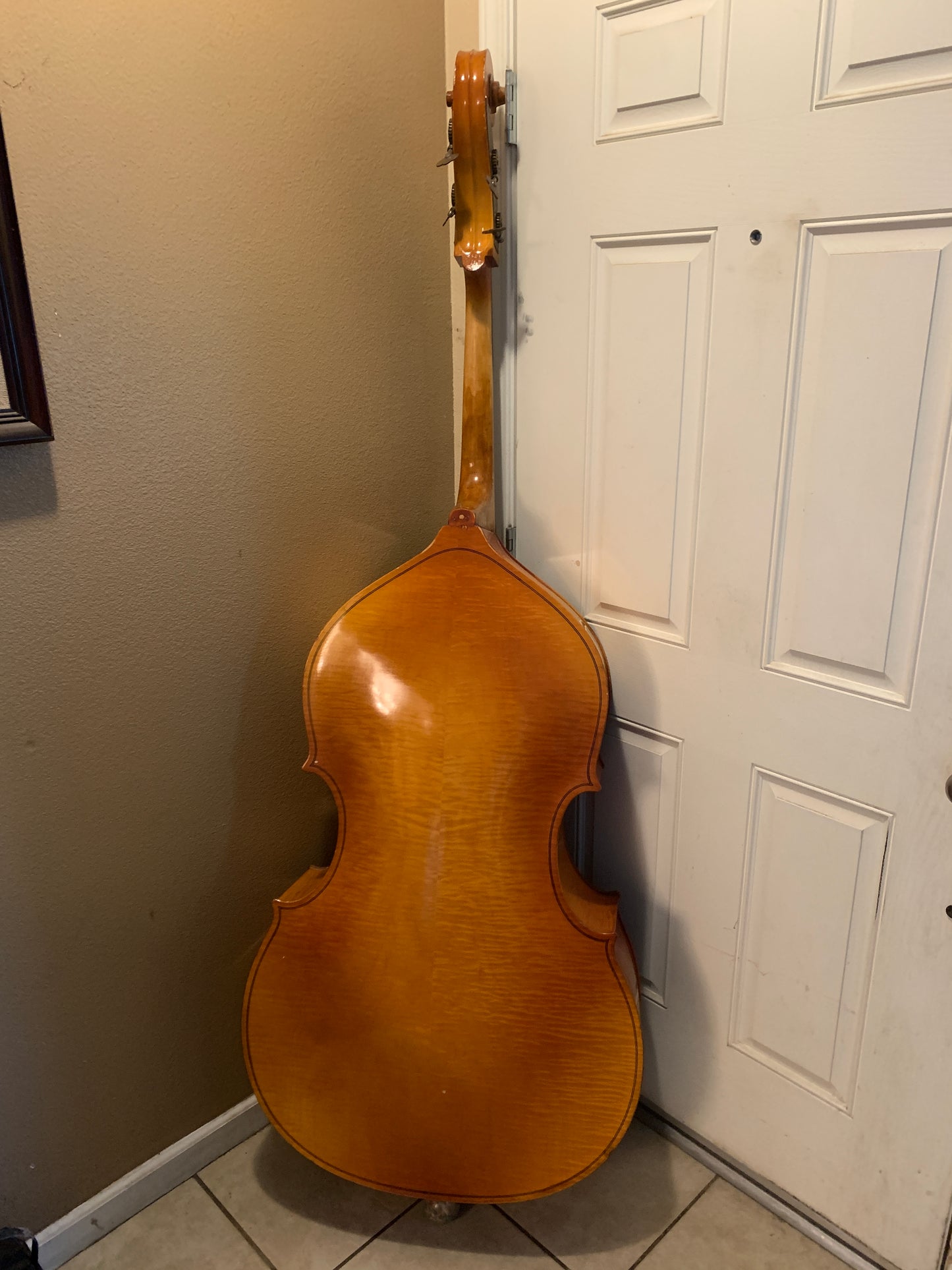 ENGLEHARDT UPRIGHT BASS / TOLOLOCHE