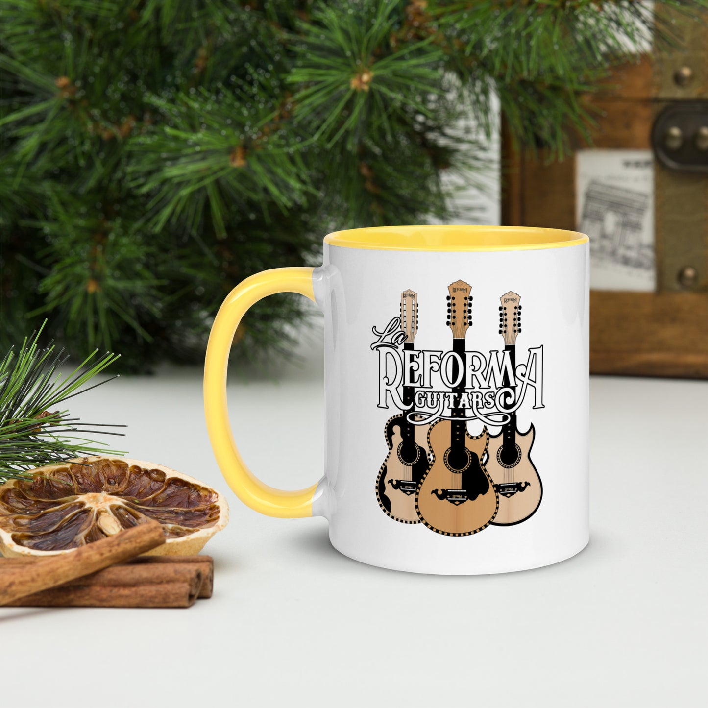 THREE QUINTOS MUG